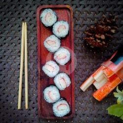 Kani Sushi Roll (8 Pcs)