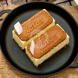 Biscoff Cheesecake Slice