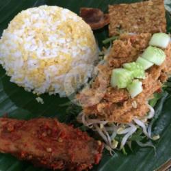 Nasi Urap Ikan Sambal