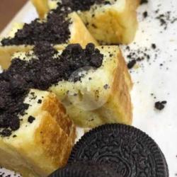 Roti Bakar Oreo