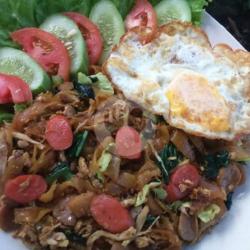 Kwetiau Goreng Telor Mata Sapi