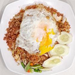 Nasi Goreng Mawut Merah  Telor Cplok