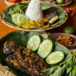 Nasi Tempong   Nila Bakar