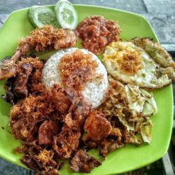 Nasi Kulit Nalaktak   Ayam Goyeng