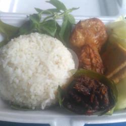 Nasi Ayam Lalapan