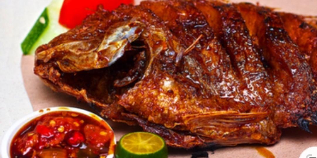 Ayam Dan Ikan Bakar Madu Caca Gofood