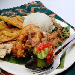 Nasi Pecel Lauk Ayam