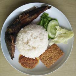 Nasi Sambelan Lele Goreng