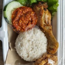Nasi Ayam Kremes