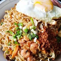 Mie Cheese Mayo Ekstra Topping   Telor Ceplok