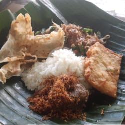 Nasi Pecel Lauk Empal Serundeng