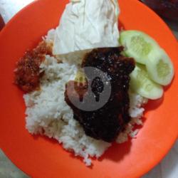 Nasi Bebek Ati Ampela Bumbu Hitam Khas Madura