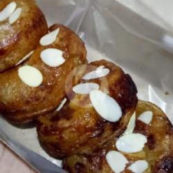 Pisang Goreng Madu   Almond Jumbo