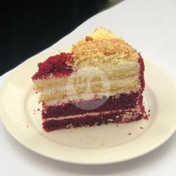 Red Velvet Cheesecake