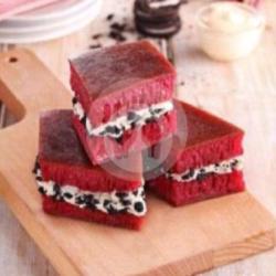 Tr, Bulan Red Velvet Keju Coklat  Susu