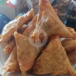 Sambosa Ayam (frozen)