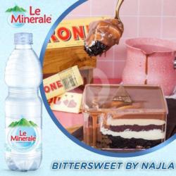 Toblerone Dessert Box   1 Botol Le Minerale 600ml