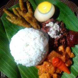 Nasi Gudeg Krecek   Telor   Ceker Ayam Bacem