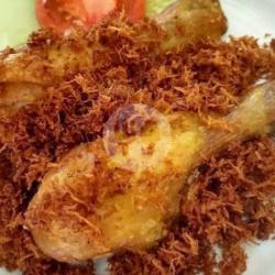 Ayam Geprek Serundeng