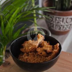 Indomie Goreng Crispy Chicken Salted Egg