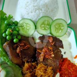 Empal Sapi Goreng Serundeng Plus Nasi