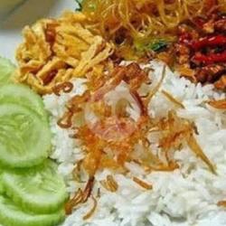 Nasi Uduk Putih Telor Suir