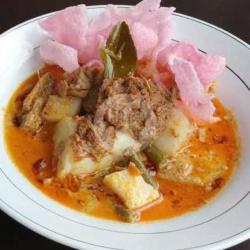 Ketupat Sayur   Tahu   Rendang Daging