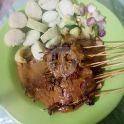 Sate Sapi Lontong Kacang