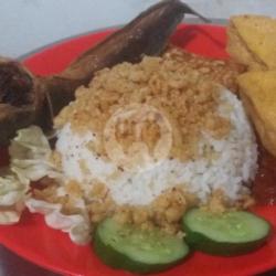 Nasi Lele Goreng Rica Tahu Tempe Kol Gor Teh Pucuk