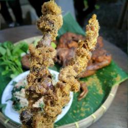 Sate Usus Serundeng