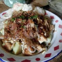 Lontong Tahu Bumbu