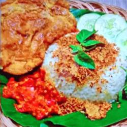 Nasi Abon Ayam Telur Dadar Bebek