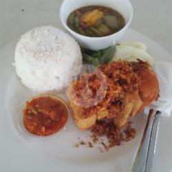 Ayam Goreng Serondeng Paket Lengkap