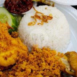 Paket Nasi Ayam Kremes   Tahu/tempe   Ice Teh Manis