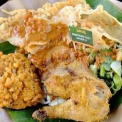 Nasi Pecel  Plus Ayam Goreng