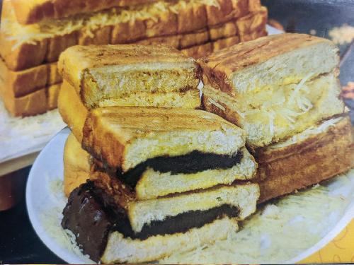 Roti Bakar Distory, Raya Bandorasa