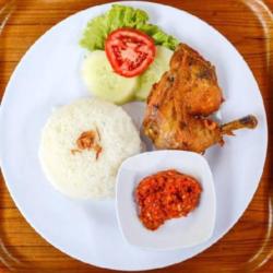 Paket Hemat Nasi Ayam Goreng Special Edisi