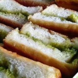 Roti Bakar Toping Selai Pandan