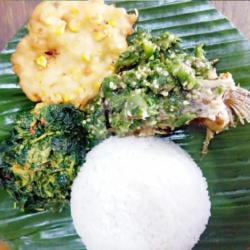 Nasi, Patin Sambal Ijo, Sayur Dan Bakwan Jagung