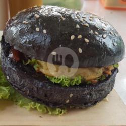 Burger Black Telur