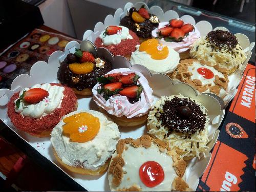 Sabilla Donuts, Letjend Sutoyo