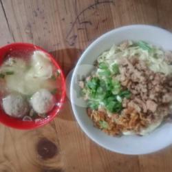 Mie Lebar   Pangsit   Baso (komplit)