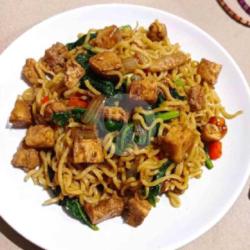 Mie Goreng Ayam/chicken Fried Noodles