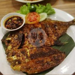 Paket Ikan Bakar Kuwe(nasi Bakar)