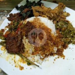 Nasi Rendang Komplit