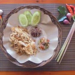 Geprek Sambal Matah ( Ayam Telor Sambal Matah Lalapan)