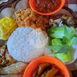 Nasi Liwet Ayam Goreng Kremes