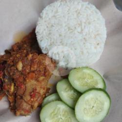 Bebek Rica Daun Kemangi  Nasi  Lalapan