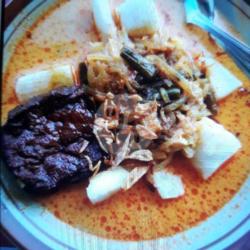 Ketupat Sayur Tahu Semur