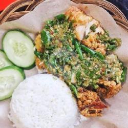 Nasi   Ayam Geprek (dada) Sambal Ijo